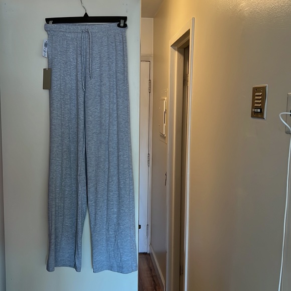 Wilfred Free - Pisces Sweat Pants NWT - Picture 5 of 7